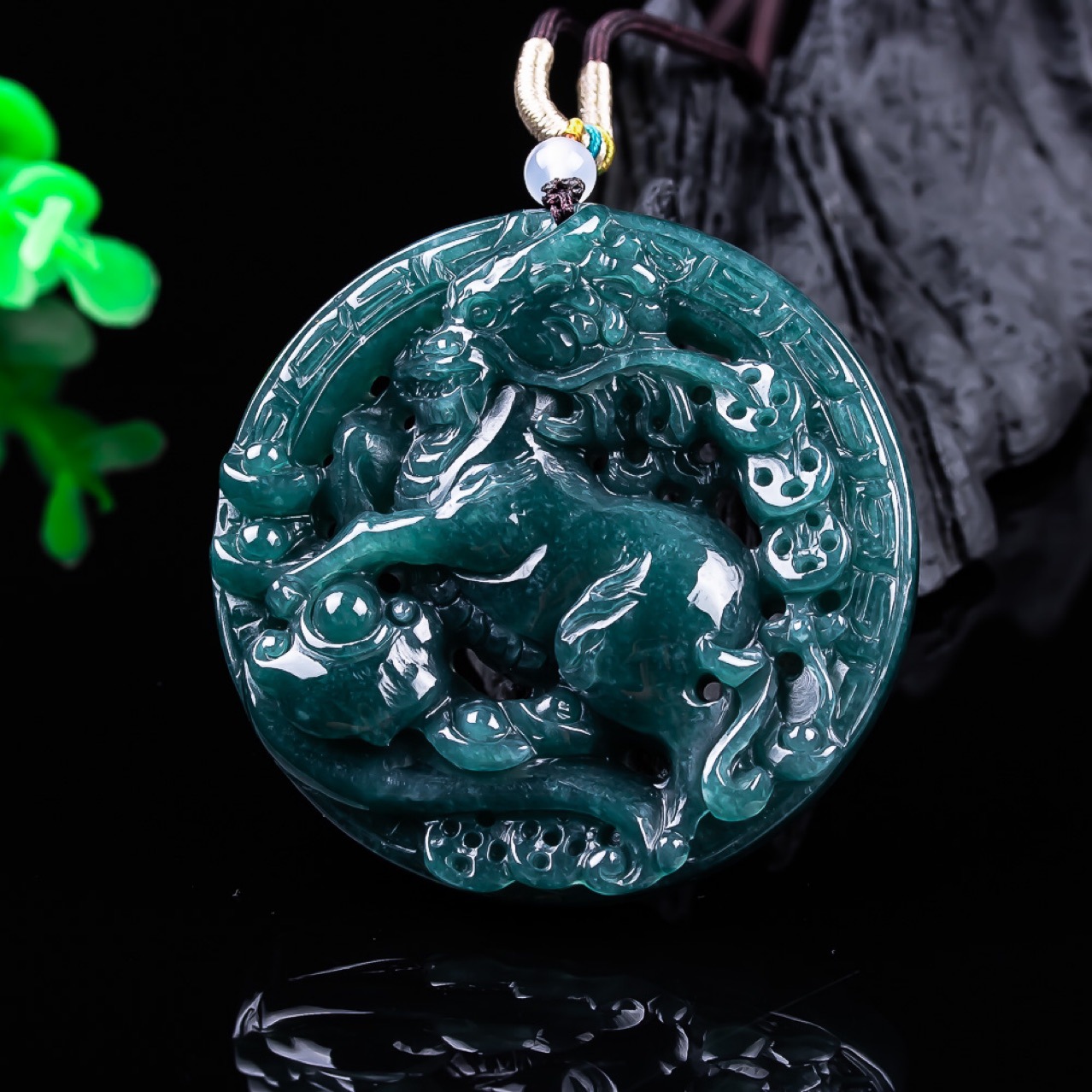 Necklace Pendant - Pingente de Dragão em Jadeite Birmanês,