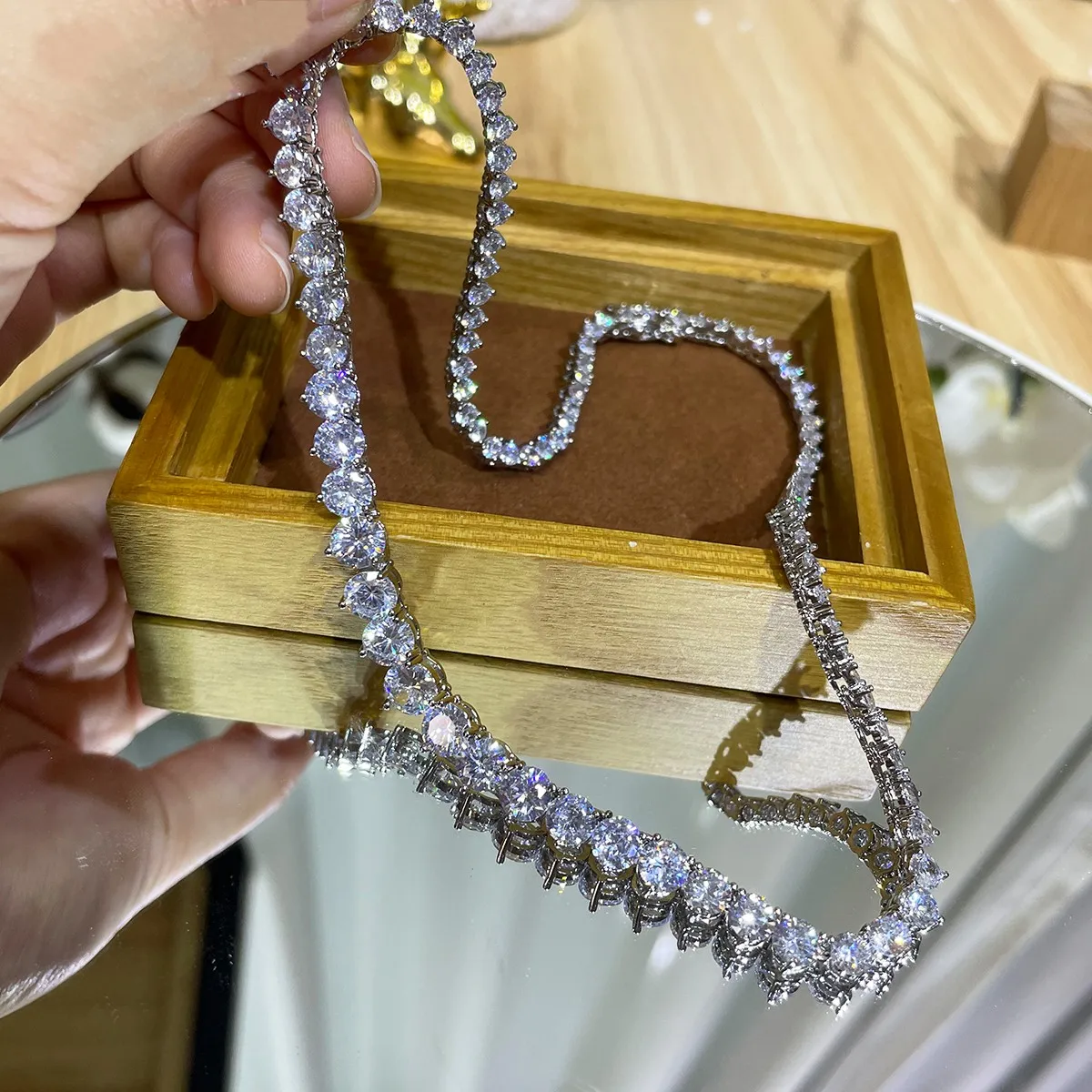 Designer de luxo 7MM Iced Out  - Crystal Choker Necklace avaliação e preço