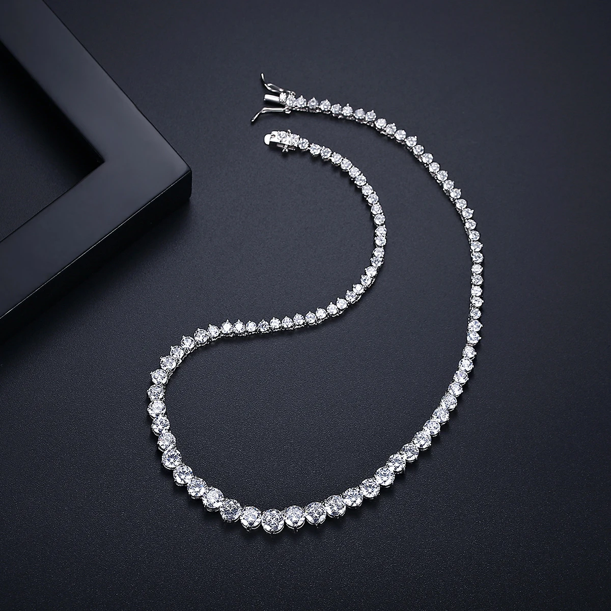 Designer de luxo 7MM Iced Out  - Crystal Choker Necklace avaliação e preço