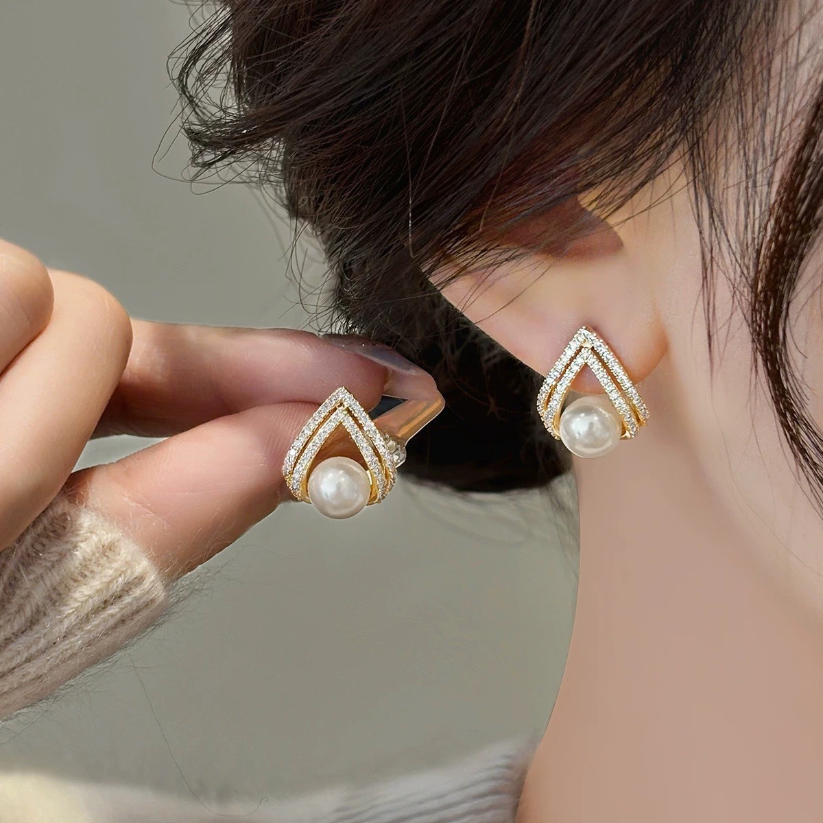 Brincos de Pérola Vermelha Vin - Pearl Stud Earrings avaliação e preço
