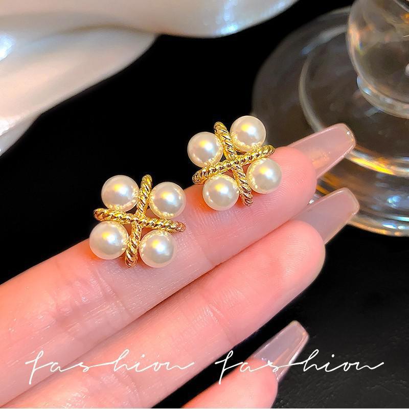 Brincos de Pérola com Cruz em  - Pearl Stud Earrings avaliação e preço