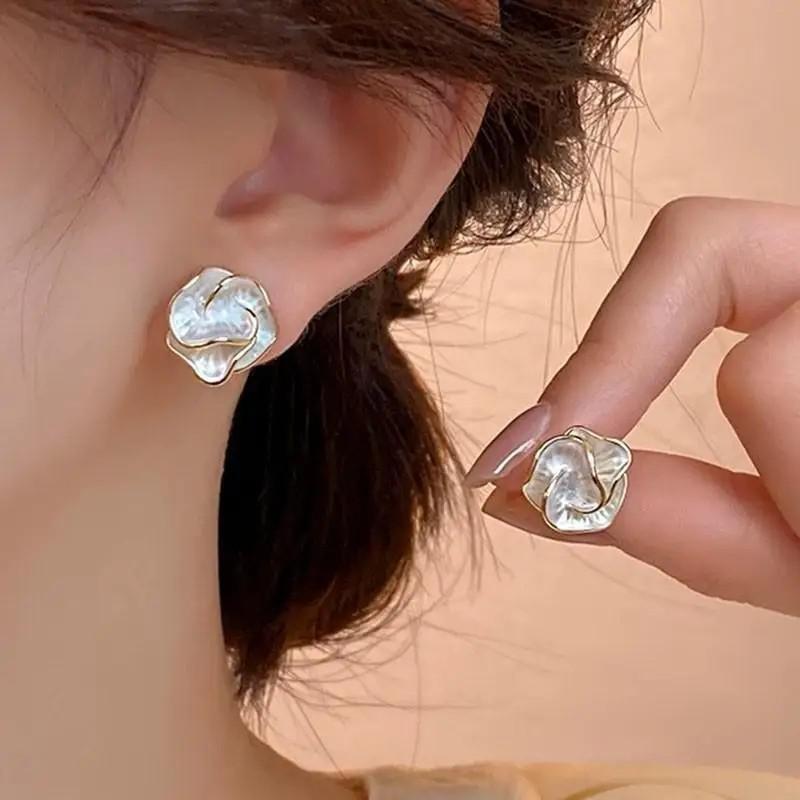 Brincos vintage com óleo roxo  - Pearl Stud Earrings avaliação e preço